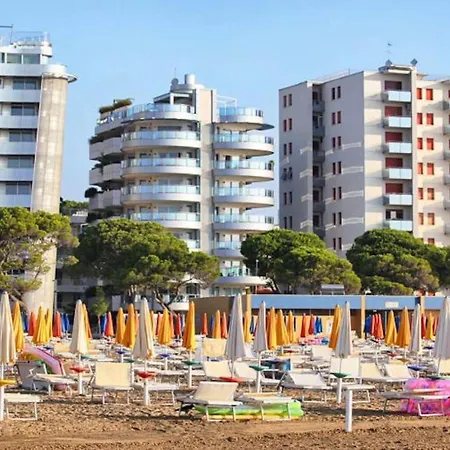 Villa With Patio In Lignano Pineta *